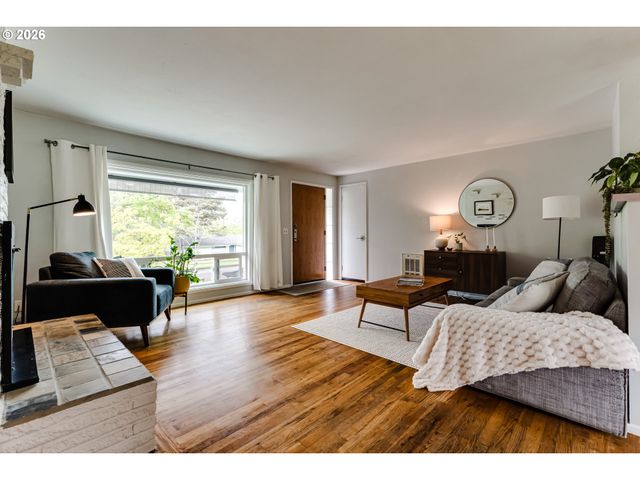 3175 UNIVERSITY St, Eugene, OR 97405