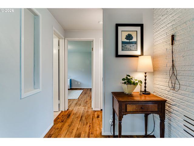 3175 UNIVERSITY St, Eugene, OR 97405