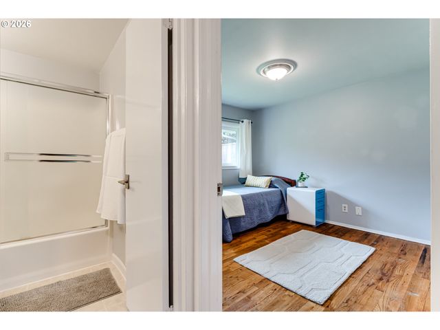 3175 UNIVERSITY St, Eugene, OR 97405