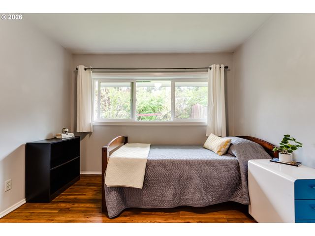 3175 UNIVERSITY St, Eugene, OR 97405