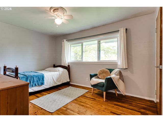 3175 UNIVERSITY St, Eugene, OR 97405