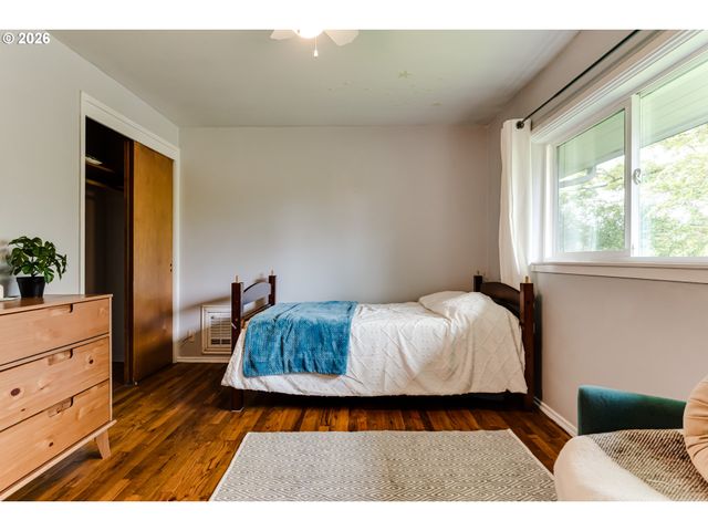 3175 UNIVERSITY St, Eugene, OR 97405