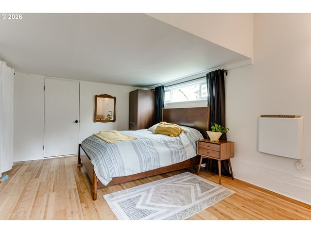 3175 UNIVERSITY St, Eugene, OR 97405