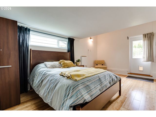 3175 UNIVERSITY St, Eugene, OR 97405