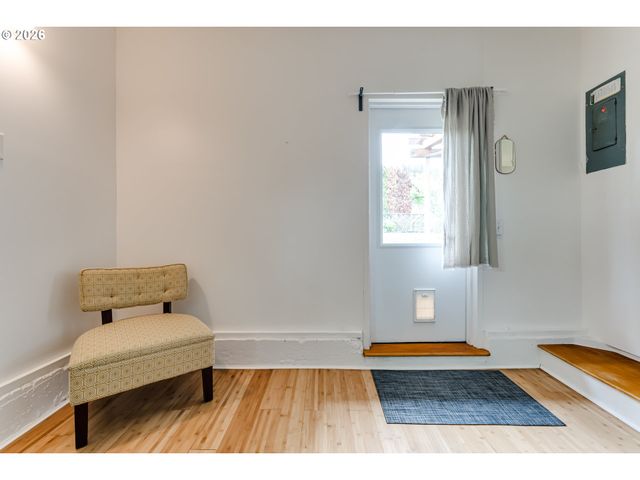 3175 UNIVERSITY St, Eugene, OR 97405