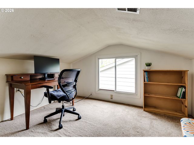 3175 UNIVERSITY St, Eugene, OR 97405