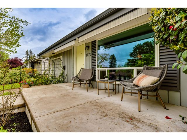 3175 UNIVERSITY St, Eugene, OR 97405