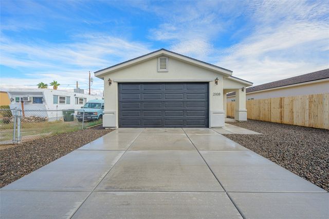 2108 Clearwater Dr., Bullhead City, AZ 86442