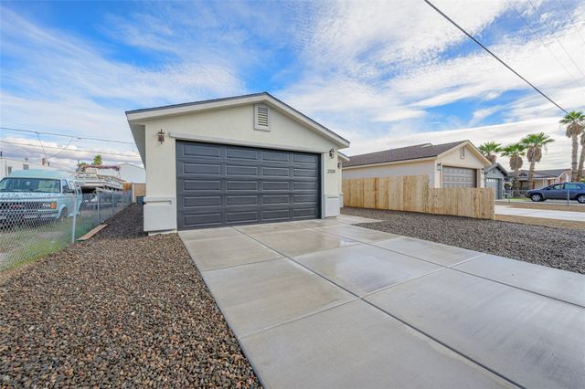 2108 Clearwater Dr., Bullhead City, AZ 86442