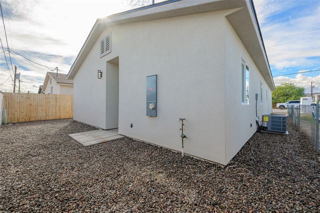 2108 Clearwater Dr., Bullhead City, AZ 86442