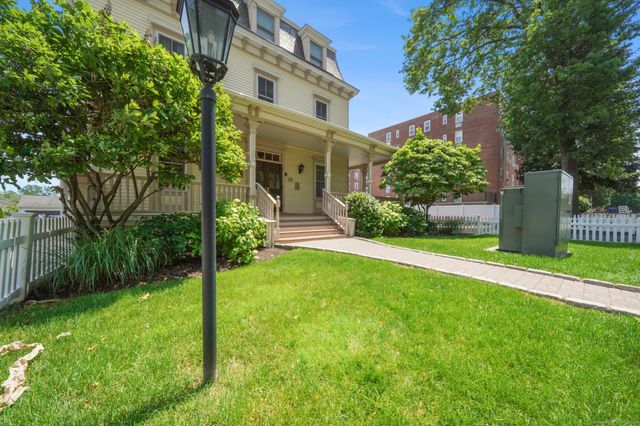 49 Glenbrook Road APT 108, Stamford, CT 06902