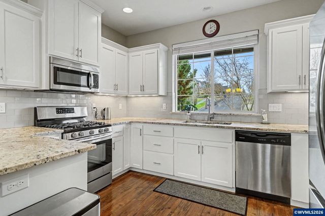 2592 Christina St NW, Salem, OR 97304