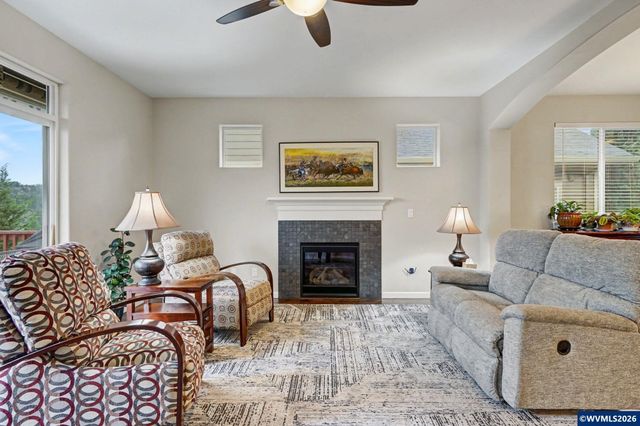 2592 Christina St NW, Salem, OR 97304