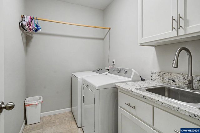 2592 Christina St NW, Salem, OR 97304