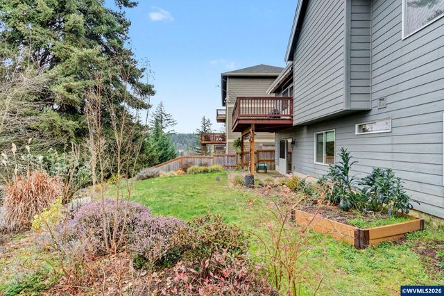 2592 Christina St NW, Salem, OR 97304