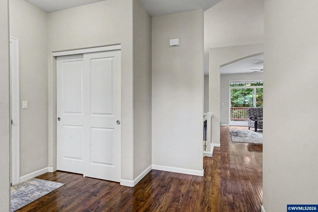 2592 Christina St NW, Salem, OR 97304