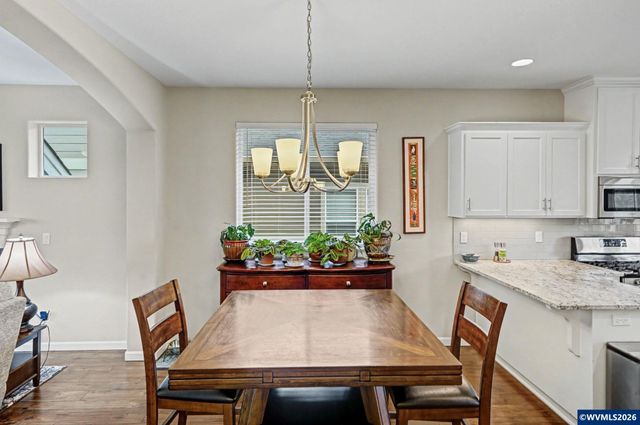 2592 Christina St NW, Salem, OR 97304