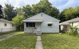 37 E Brooklyn Avenue, Pontiac, MI 48340