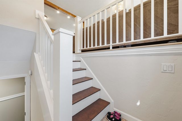 4 Percheron Circle, Nashua, NH 03062