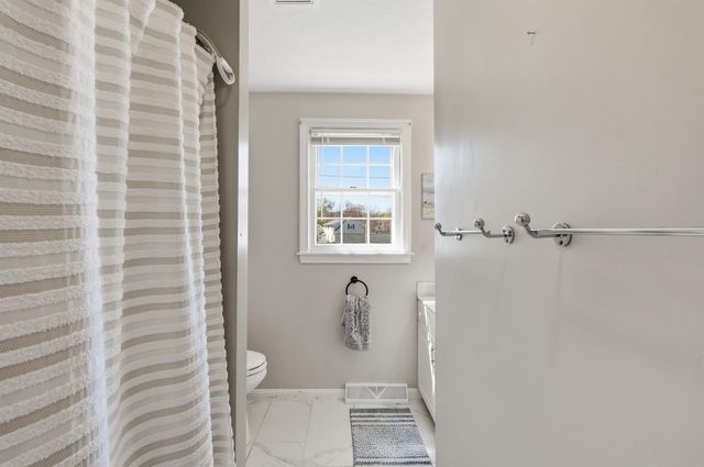 4 Percheron Circle, Nashua, NH 03062