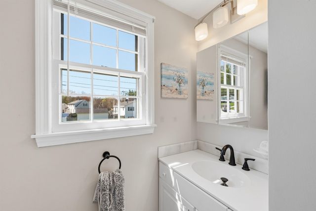 4 Percheron Circle, Nashua, NH 03062