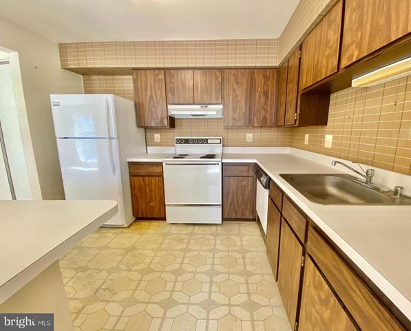 2877 BURGUNDY PL, Woodbridge, VA 22192