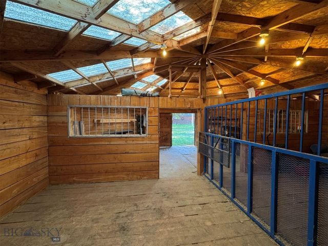 76 First Road, Whitehall, MT 59759