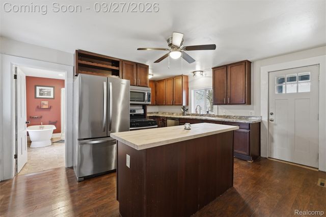 502 E Logan Street, Tecumseh, MI 49286