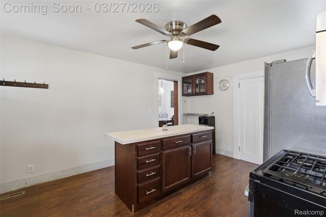502 E Logan Street, Tecumseh, MI 49286