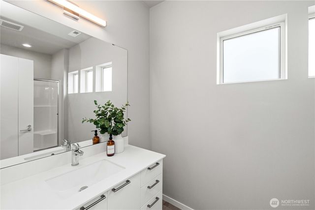 33352 Holly Avenue SE, Black Diamond, WA 98010