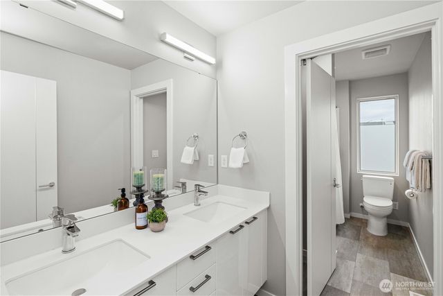 33352 Holly Avenue SE, Black Diamond, WA 98010