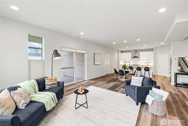 33352 Holly Avenue SE, Black Diamond, WA 98010