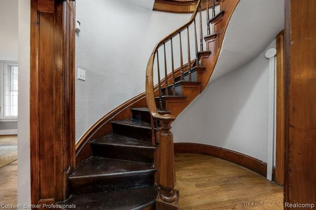 3590 Orchard Lake Road, Orchard Lake, MI 48324