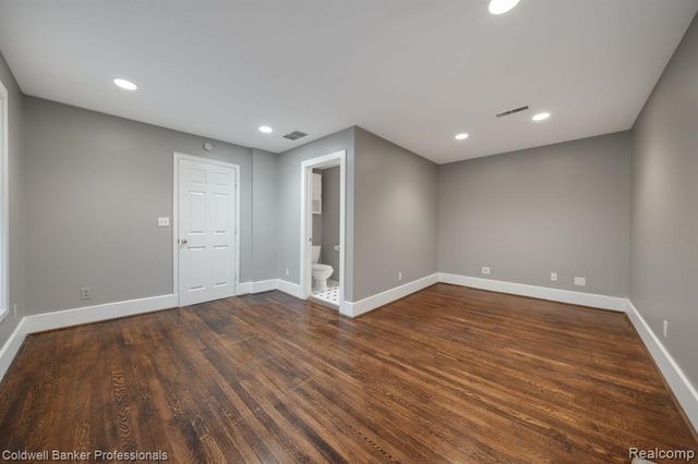 3590 Orchard Lake Road, Orchard Lake, MI 48324