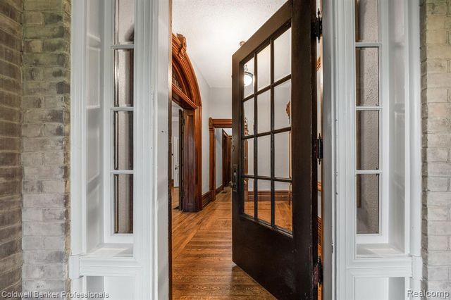 3590 Orchard Lake Road, Orchard Lake, MI 48324