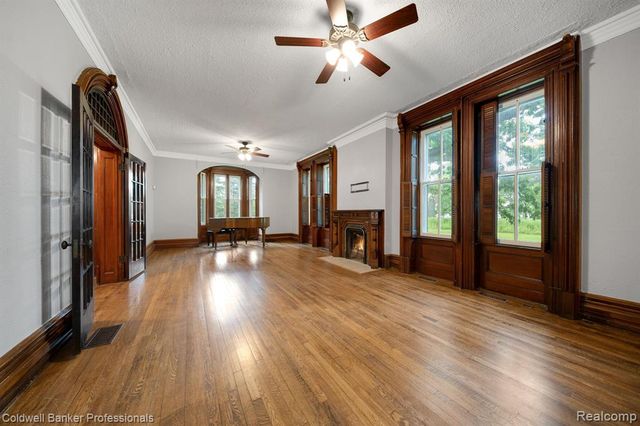 3590 Orchard Lake Road, Orchard Lake, MI 48324