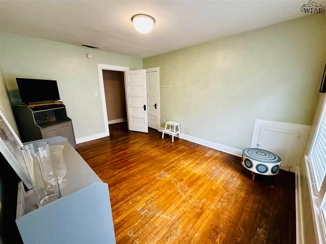 2004 MCGREGOR AVENUE, Wichita Falls, TX 76301