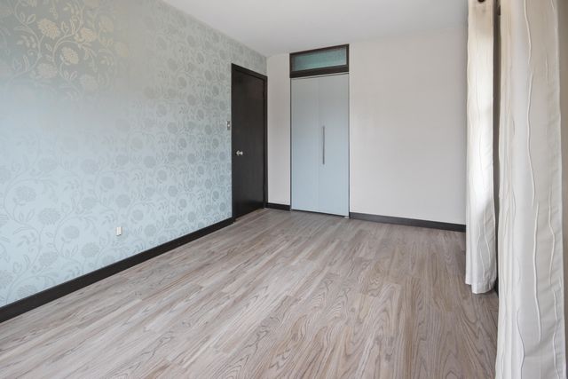 114 S Chase Drive, Crown Point, IN 46307