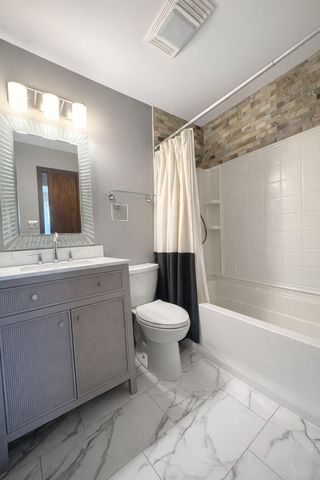 114 S Chase Drive, Crown Point, IN 46307