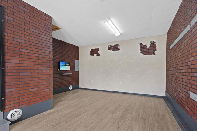 114 S Chase Drive, Crown Point, IN 46307