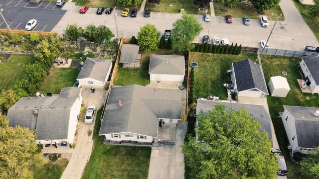 114 S Chase Drive, Crown Point, IN 46307