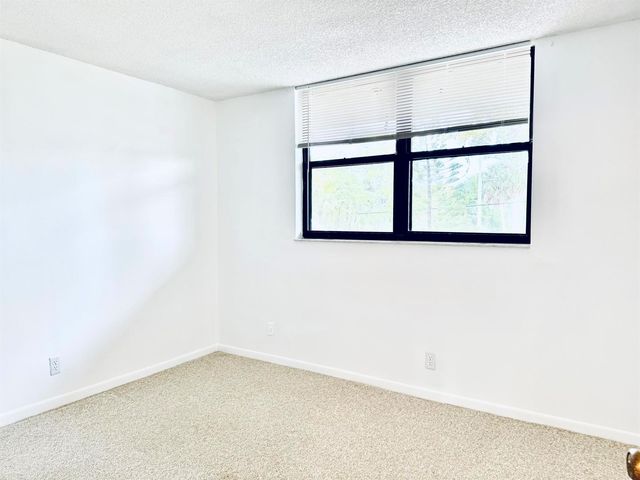 112 Lake Emerald Drive 204, Oakland Park, FL 33309