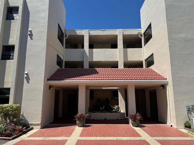 112 Lake Emerald Drive 204, Oakland Park, FL 33309