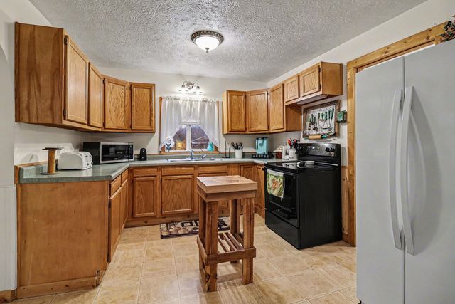 2240 E Loop Road, Shelby, MI 49455