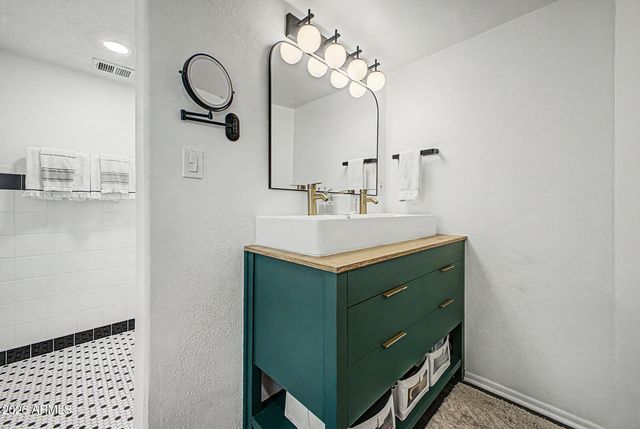 385 W PIERSON Street E6, Phoenix, AZ 85013