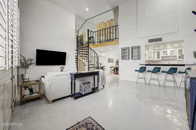 385 W PIERSON Street E6, Phoenix, AZ 85013