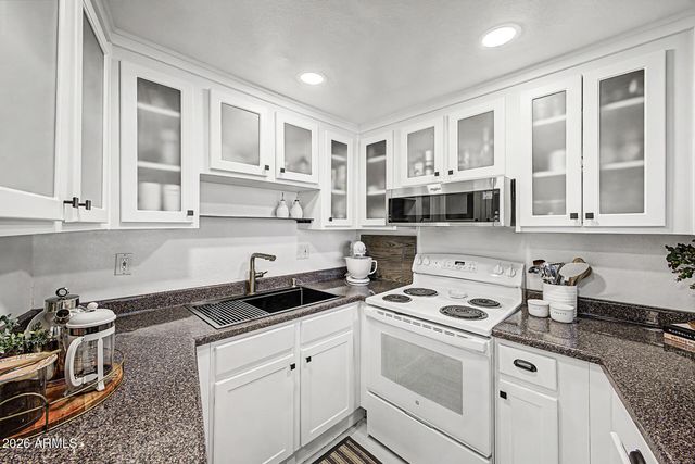385 W PIERSON Street E6, Phoenix, AZ 85013
