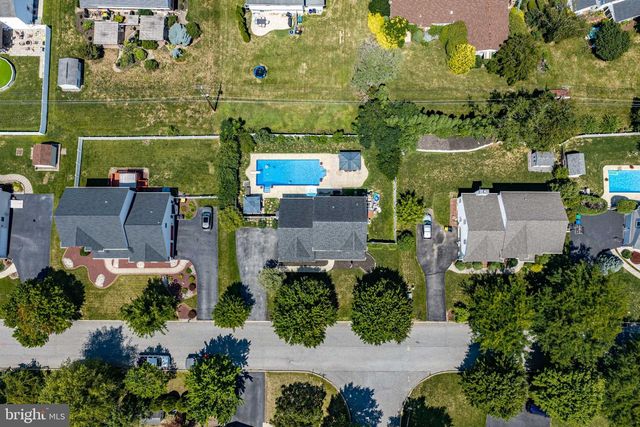 4003 REDWOOD DR, Bethlehem, PA 18020