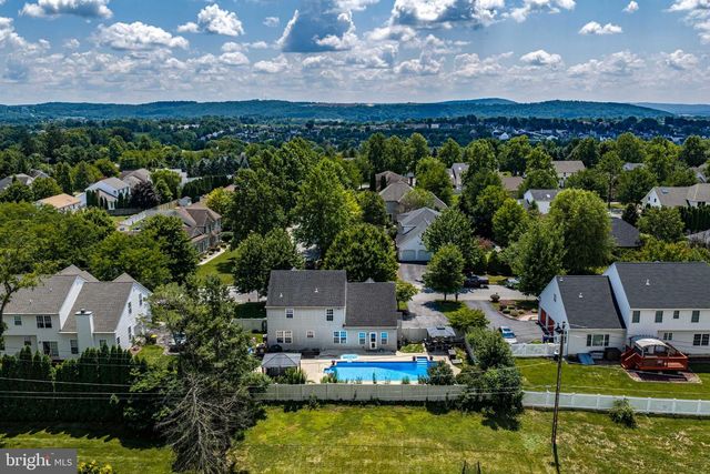 4003 REDWOOD DR, Bethlehem, PA 18020