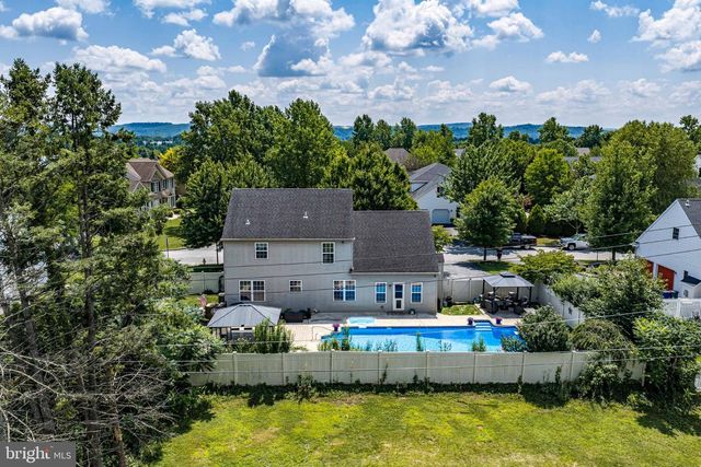 4003 REDWOOD DR, Bethlehem, PA 18020